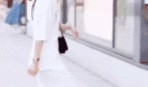 抖音网红街拍吃瓜,街头吃瓜瞬间，捕捉潮流与趣味